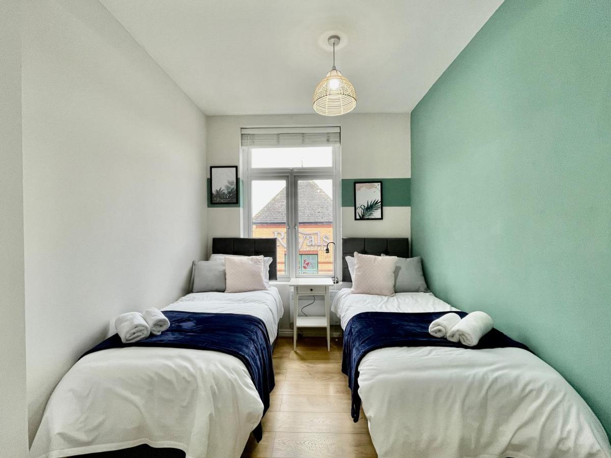شقة City Centre Gem In Southend Near The Beach, Station And Parking المظهر الخارجي الصورة